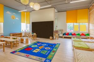 Фотография English Montessori Kindergarten 5